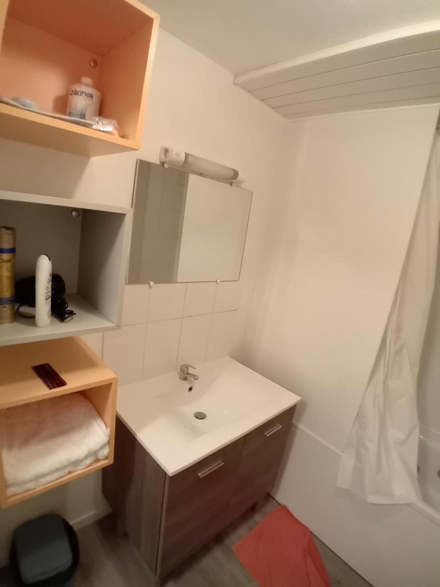 Appart Chartreux Baignoire Massante ,A 3 Minutes Du Centre En Bus! 2 Etoiles Atout France Voiron Exterior photo